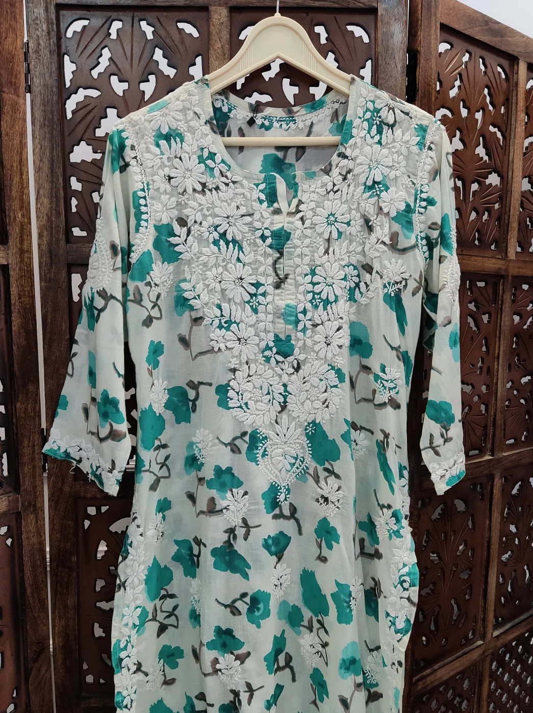 Green Mulmul Printed Chikankari Straight Kurti - Image 3
