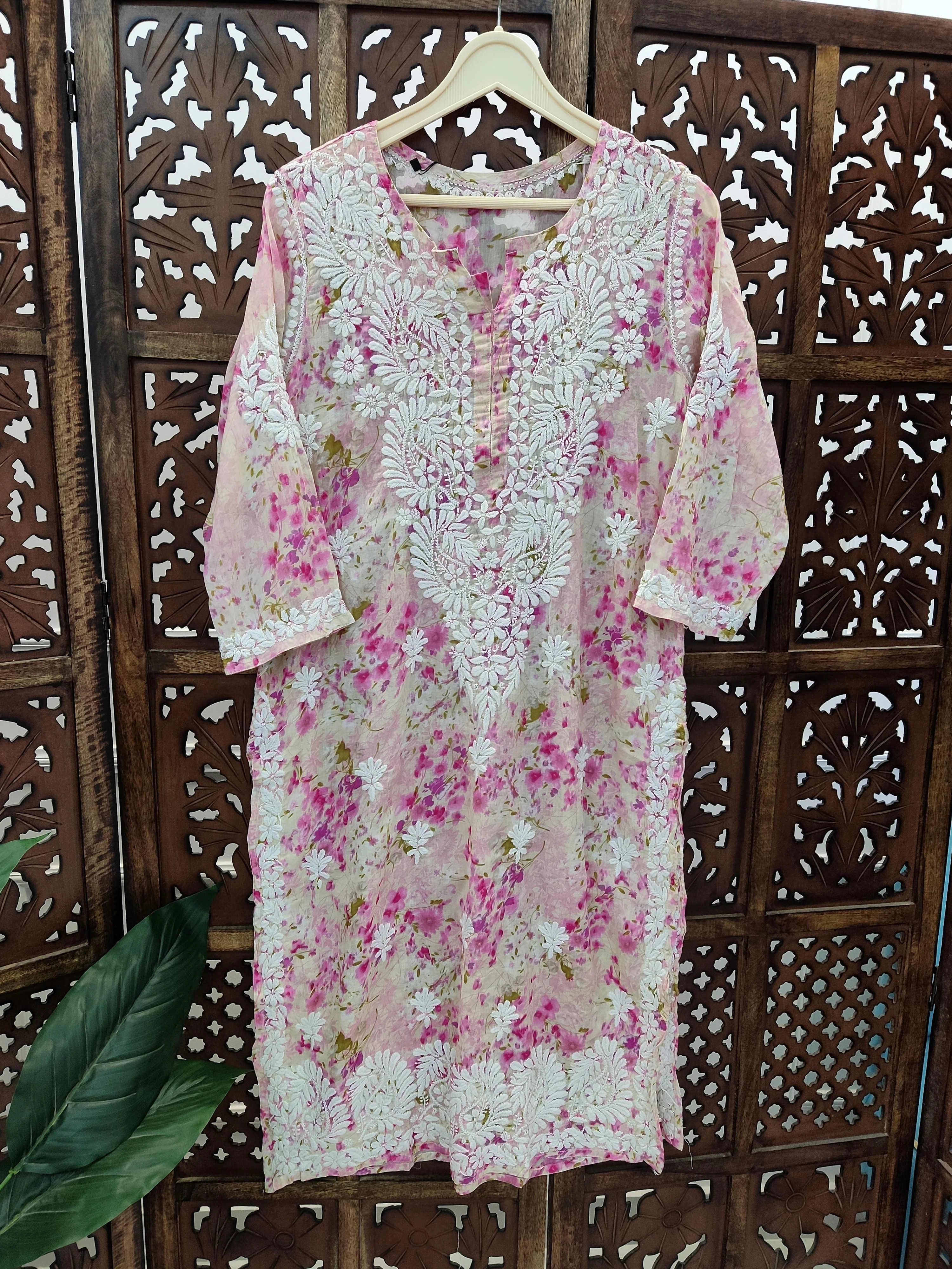 Pink Mulmul Printed Chikankari Straight Kurti - Image 2
