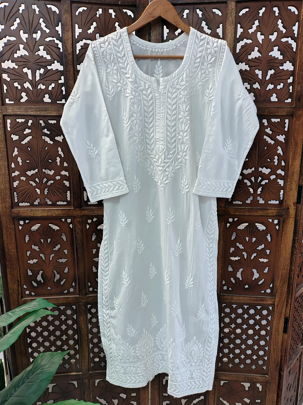 White Cotton Chikankari Straight Kurti - Image 2