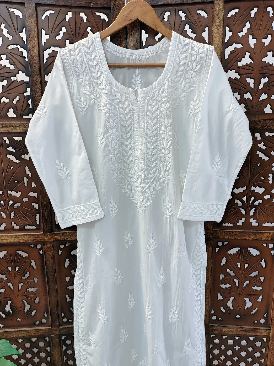 White Cotton Chikankari Straight Kurti - Image 3
